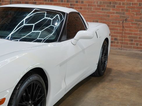 Used 2007 Chevrolet Corvette Coupe w/ Preferred Equipment Group RWD image 22