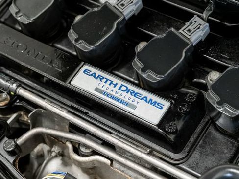 Used 2016 Honda Civic Touring image 4