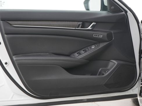 Used 2020 Honda Accord EX-L image 18