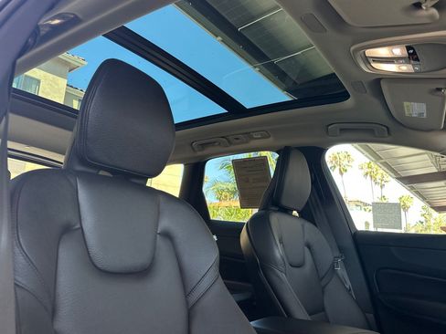 Certified 2023 Volvo XC60 T8 Plus AWD/4WD image 22
