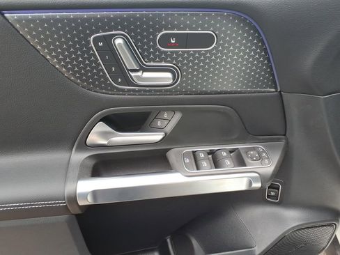 New 2026 Mercedes-Benz GLB 250 4MATIC image 12