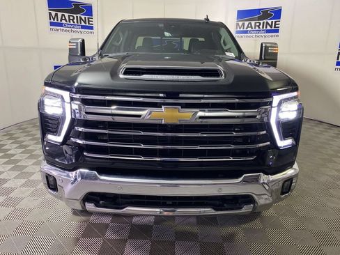 Used 2024 Chevrolet Silverado 2500 LTZ w/ LTZ Convenience Package AWD/4WD image 15