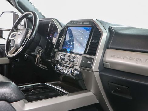 Used 2022 Ford F250 Lariat w/ Black Appearance Package image 28