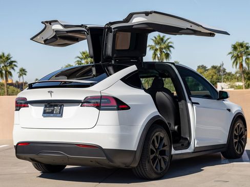 Used 2023 Tesla Model X AWD/4WD image 13