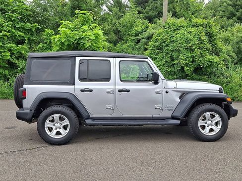 Used 2018 Jeep Wrangler Unlimited Sport S AWD/4WD image 7