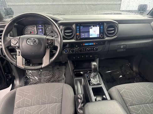 Used 2017 Toyota Tacoma TRD Off-Road image 15