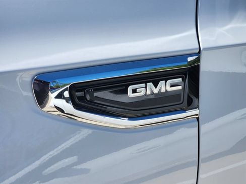Used 2023 GMC Yukon SLT RWD image 13