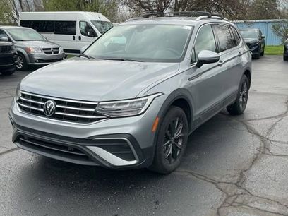 Used 2024 Volkswagen Tiguan SE