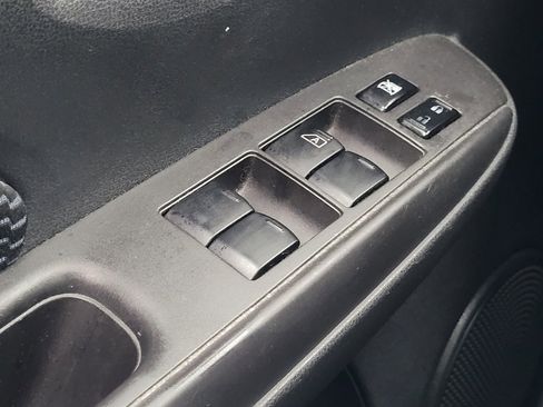Used 2017 Nissan Versa Note SV FWD image 27