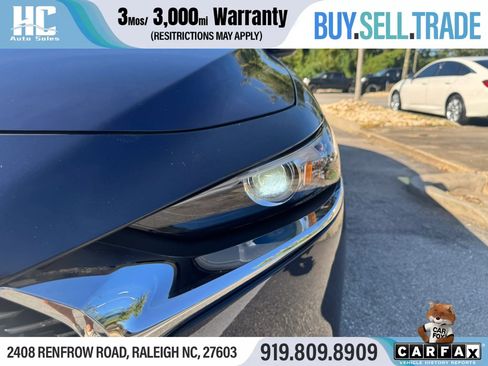 Used 2019 MAZDA MAZDA3 Sedan FWD image 9
