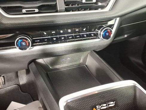 Used 2025 Chevrolet Equinox LT w/ Convenience Package II AWD/4WD image 20