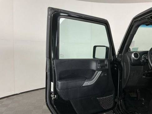 Used 2014 Jeep Wrangler Unlimited Sahara AWD/4WD image 11