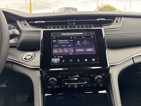 New 2025 Jeep Grand Cherokee L Altitude RWD image 32