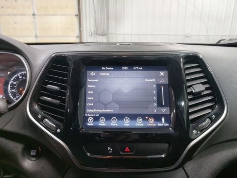 Used 2019 Jeep Cherokee Limited FWD image 21