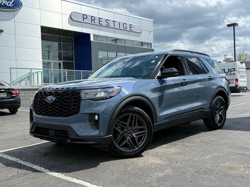 Used 2025 Ford Explorer ST-Line w/ Premium Package image 21