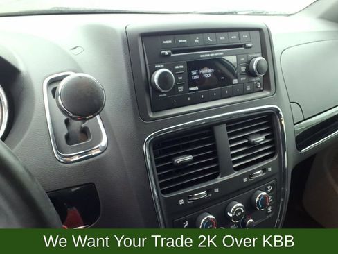 Used 2016 Dodge Grand Caravan SE FWD image 27