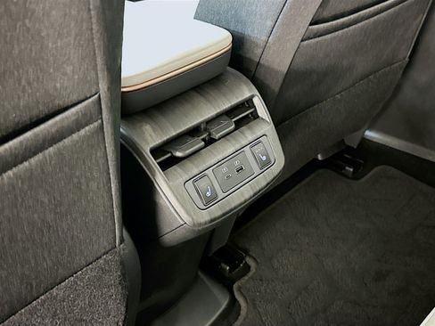 Used 2024 Nissan Ariya AWD image 28