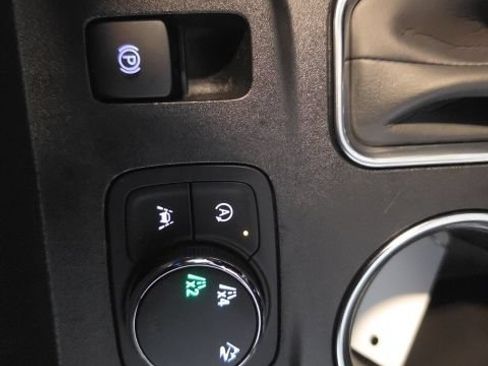 Used 2024 Chevrolet Traverse LT w/ LPO, Floor Liner Package AWD/4WD image 38