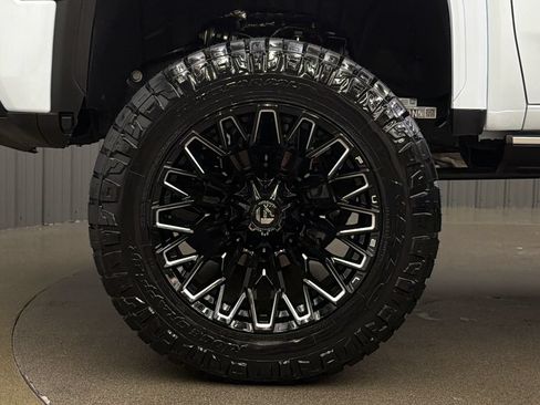 Used 2026 GMC Sierra 3500 Denali Ultimate AWD/4WD image 10