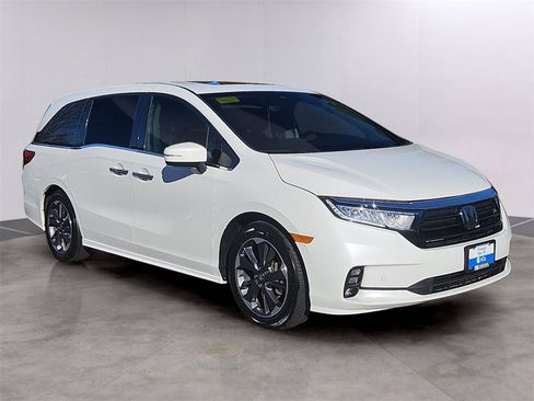 Certified 2022 Honda Odyssey Elite image 3