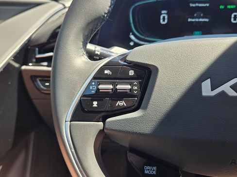 Certified 2025 Kia Niro EX FWD image 29