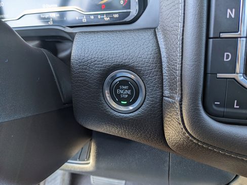 Used 2022 GMC Yukon XL Denali image 33