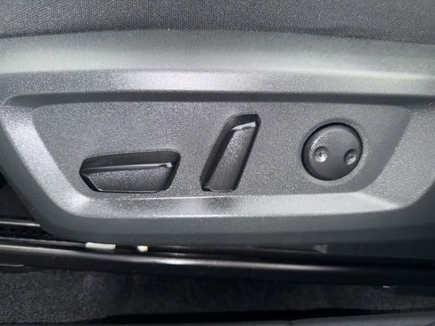 Used 2021 Nissan Rogue SV image 29