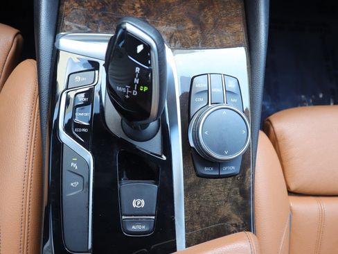Used 2020 BMW 530i w/ Premium Package RWD image 35