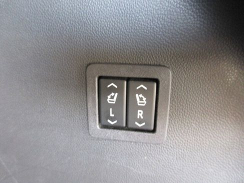 Used 2024 Buick Enclave Premium w/ Experience Buick Package image 35