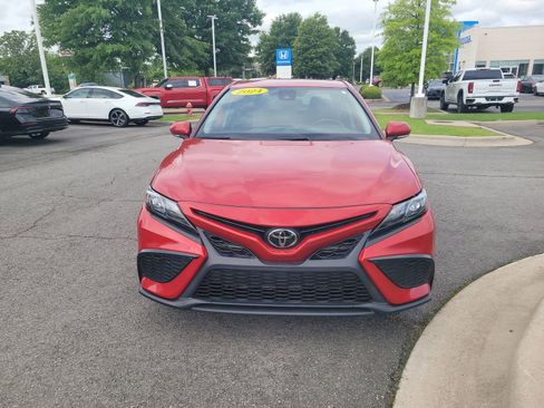 Used 2024 Toyota Camry SE FWD image 8