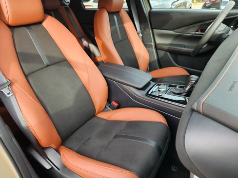 Certified 2025 MAZDA CX-30 Carbon image 14