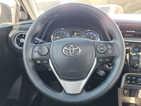 Used 2017 Toyota Corolla SE w/ SE Premium Package image 19