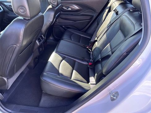 Used 2022 GMC Terrain SLT image 23