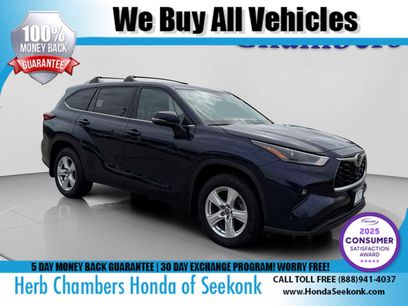 Used 2022 Toyota Highlander LE