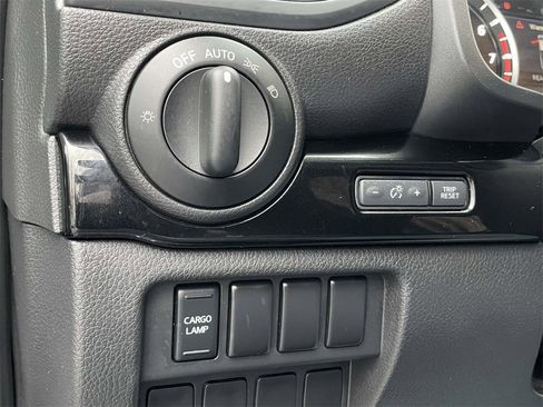 Used 2024 Nissan Titan SV image 26