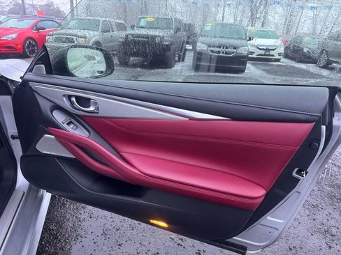 Used 2017 INFINITI Q60 Red Sport 400 image 41