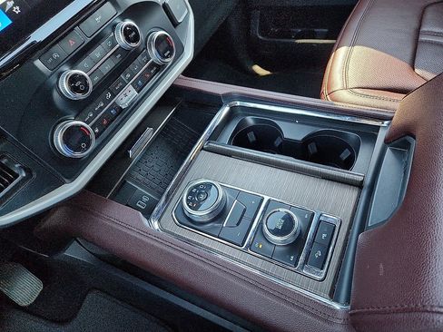 Used 2024 Ford Expedition Max Limited image 11