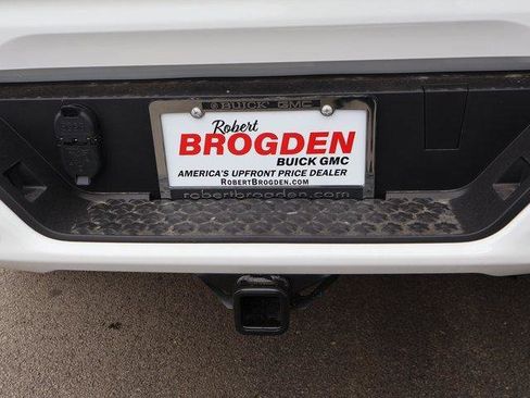 New 2026 GMC Canyon AT4 image 17