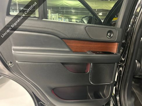 Certified 2022 Lincoln Navigator Reserve w/ Monochromatic Package image 21