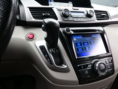 Used 2015 Honda Odyssey Touring Elite image 25