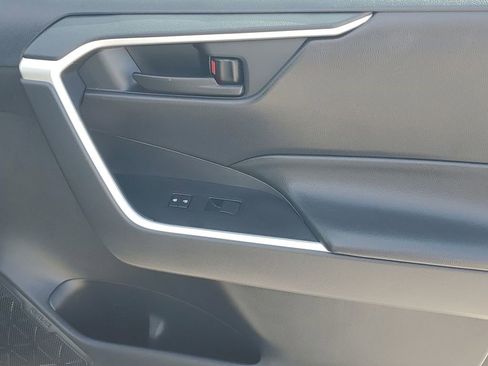 Used 2019 Toyota RAV4 LE image 41