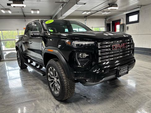 Used 2023 GMC Canyon Denali AWD/4WD image 2