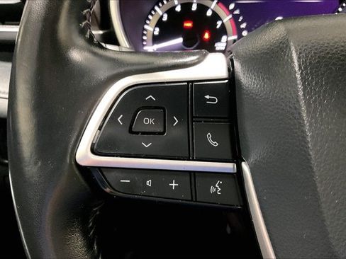 Certified 2024 Toyota Highlander XLE AWD/4WD image 19