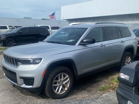 Used 2025 Jeep Grand Cherokee L Laredo AWD/4WD image 19