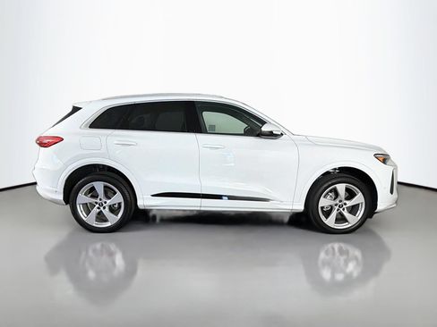 Certified 2025 Audi Q5 Premium w/ Premium Plus AWD/4WD image 8