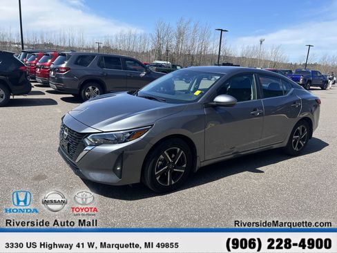 Used 2024 Nissan Sentra SV image 3