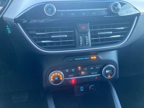 Used 2020 Ford Escape SE image 14