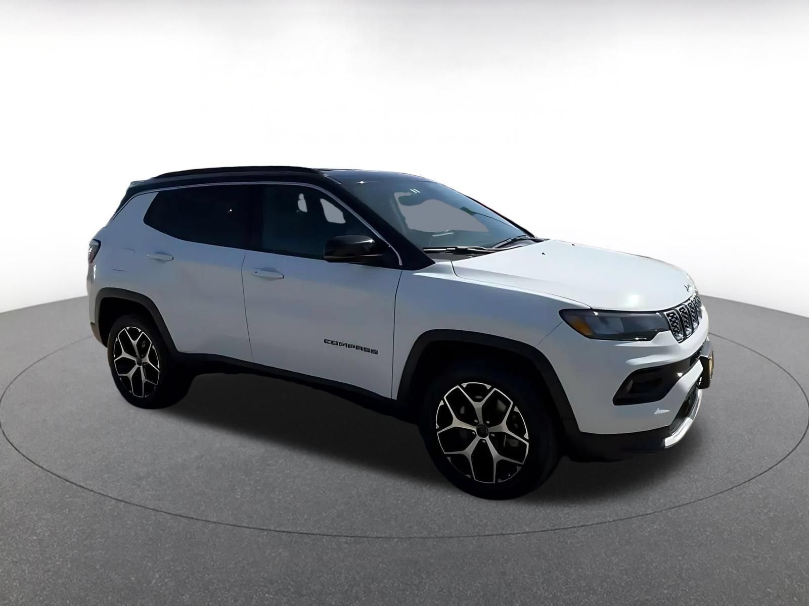 Used 2025 Jeep Compass Limited AWD/4WD image 2