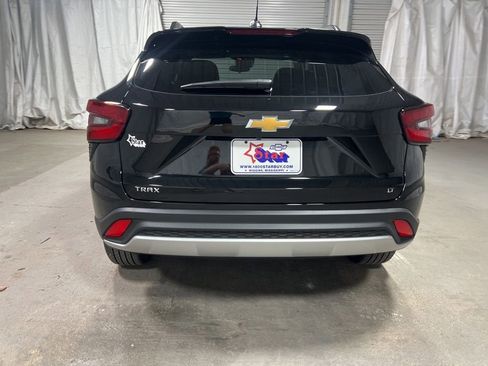 New 2026 Chevrolet Trax LT FWD image 6