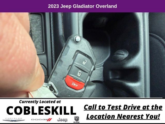 Used 2023 Jeep Gladiator Overland AWD/4WD image 26